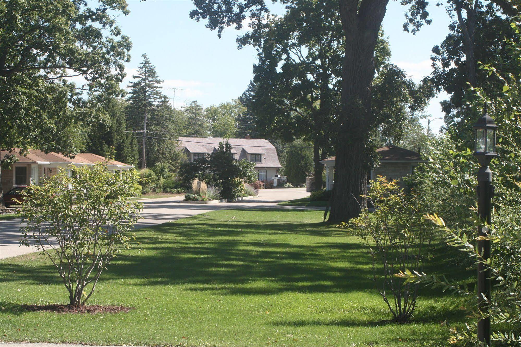 Seven Oaks Bed & Breakfast Lake Geneva Exterior photo